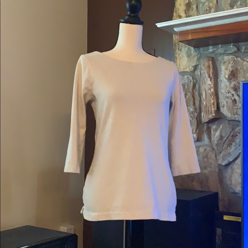 _ Old Navy women’s shirt